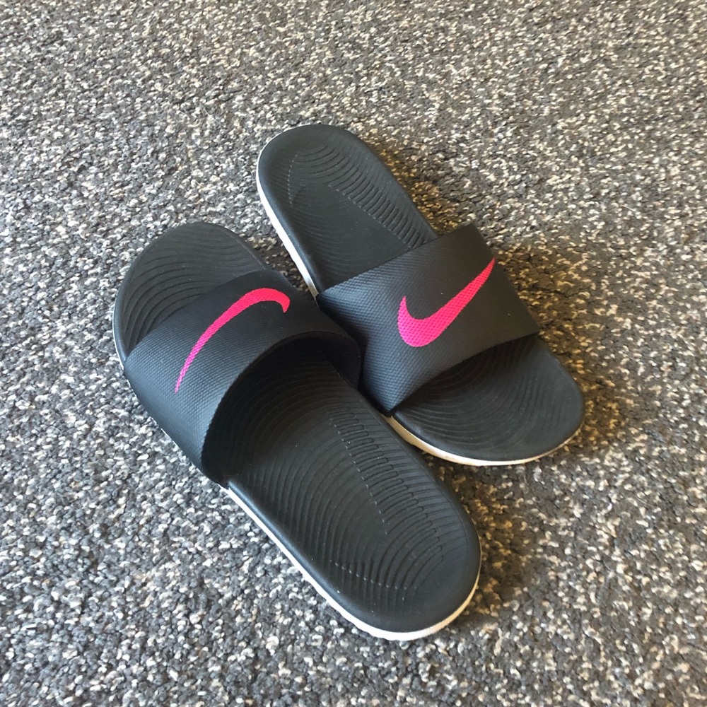 Nike slides